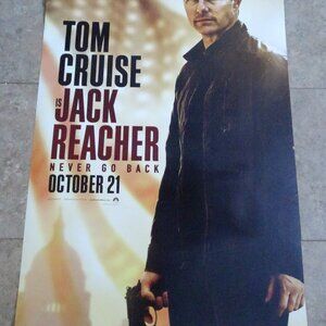 Jack Reacher Never Go Back - Movie Poster with Tom Cruise as Jack Reacher - Adva